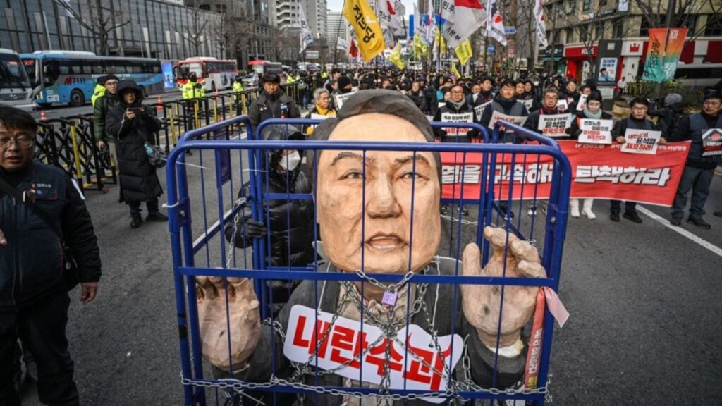 South Korean prosecutors seek arrest warrant for Yoon after ousted president skips questioning for the third time